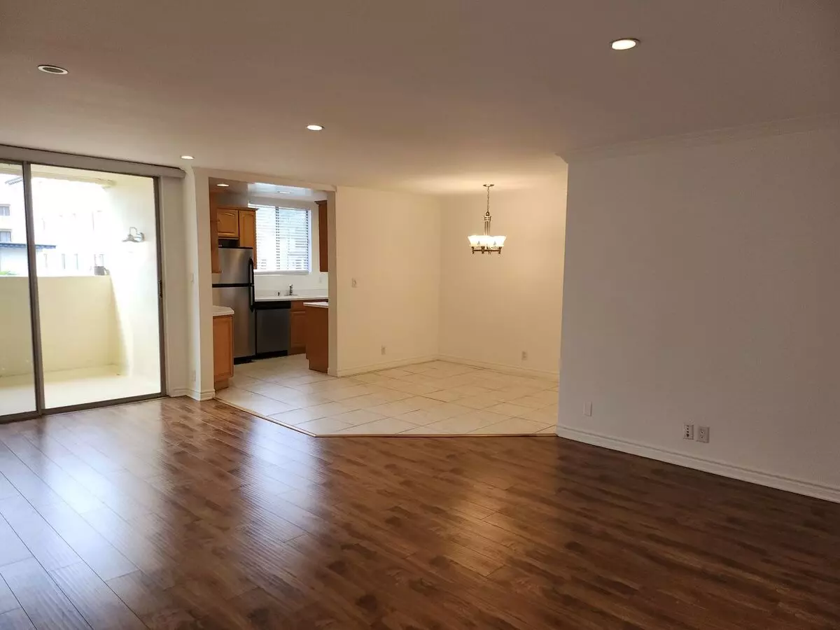 Palm Dr. Apartment for rent in Beverly Hills, CA