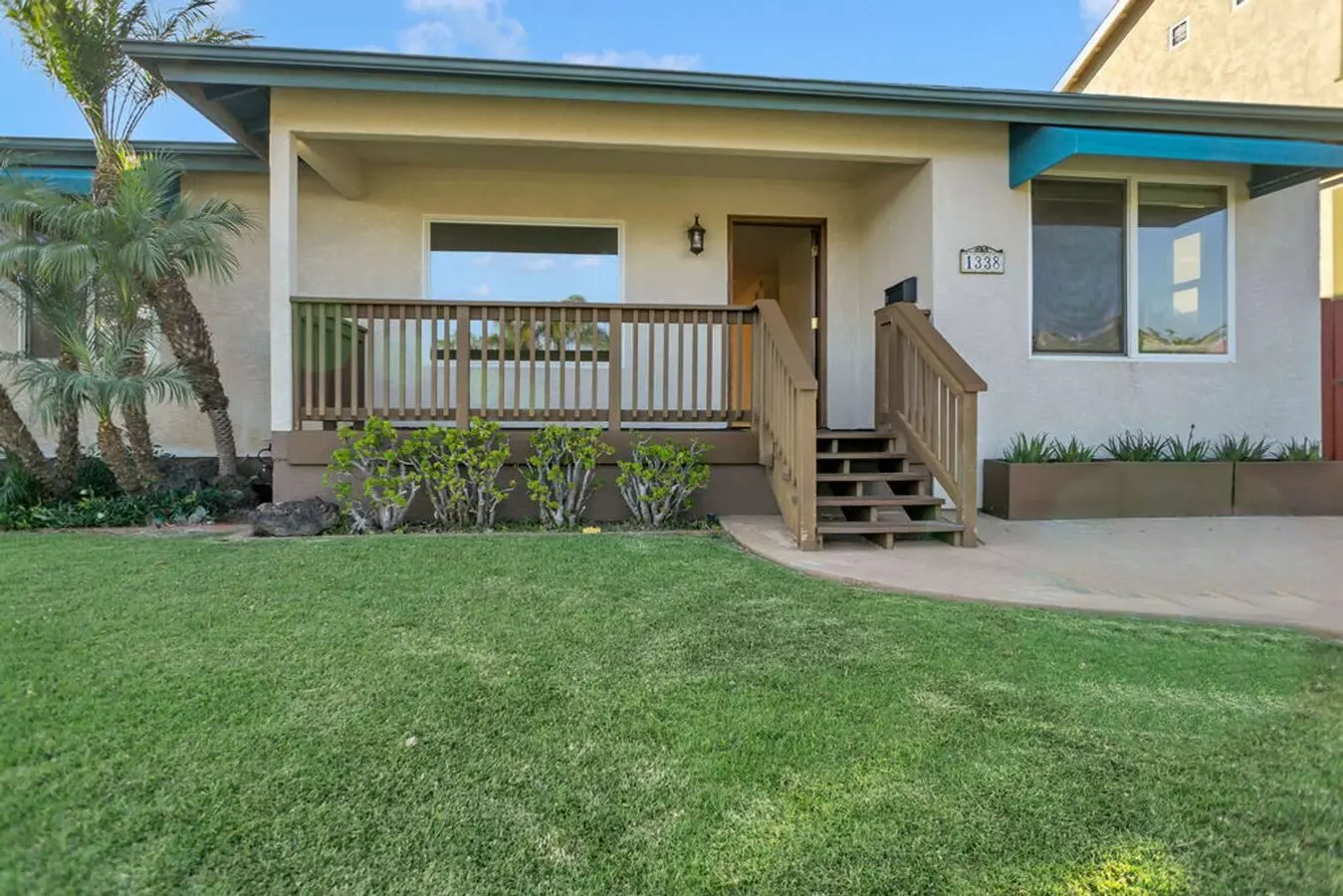 Beautiful Detached Home In Pacific Beach! Close To Beaches And Bay! Available Now! House for rent in San Diego, CA