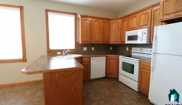 2 of 17 Large 3 Bedroom Townhome House for rent in Lincoln, NE