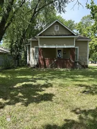 302 S Elm Apartment for rent in Pittsburg, KS