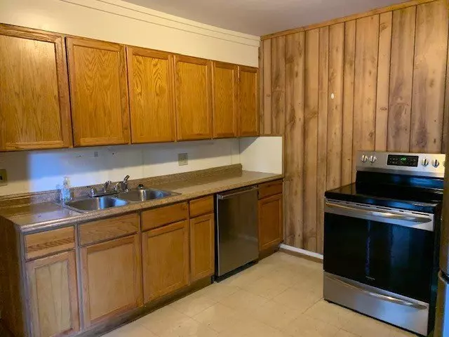 16 Pearl St Apartment for rent in Springfield, VT