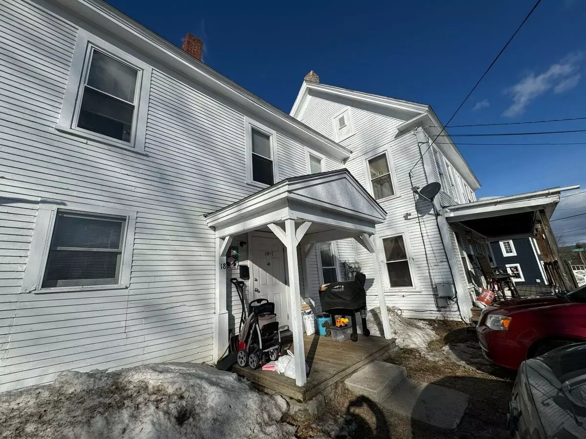 18 Middle St Apartment for rent in Newport, NH