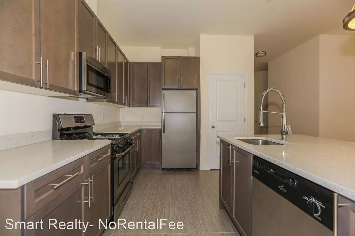 2/bdrm 2/bath - 1036sf - Waterfront House for rent in Edgewater, NJ