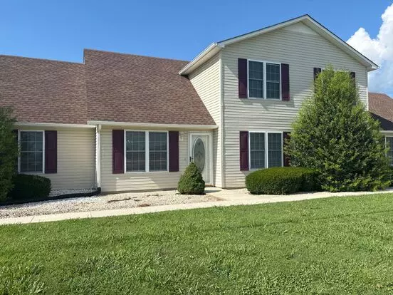 Adorable 3 Bedroom Townhome In The Center Of Manchester! Apartment for rent in Manchester, TN