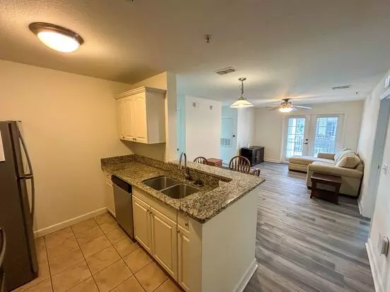 Oxford Terrace II #404 - Walk To Uf And Sorority Row! Apartment for rent in Gainesville, FL