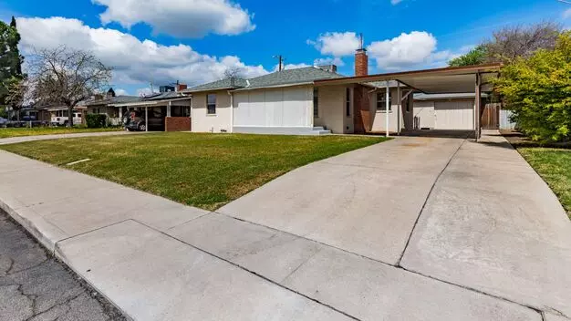 Charming & Updated: Your Perfect Retreat Awaits In This Cozy 2-bedroom Home With Garage & Spacious Backyard Apartment for rent in Fresno, CA