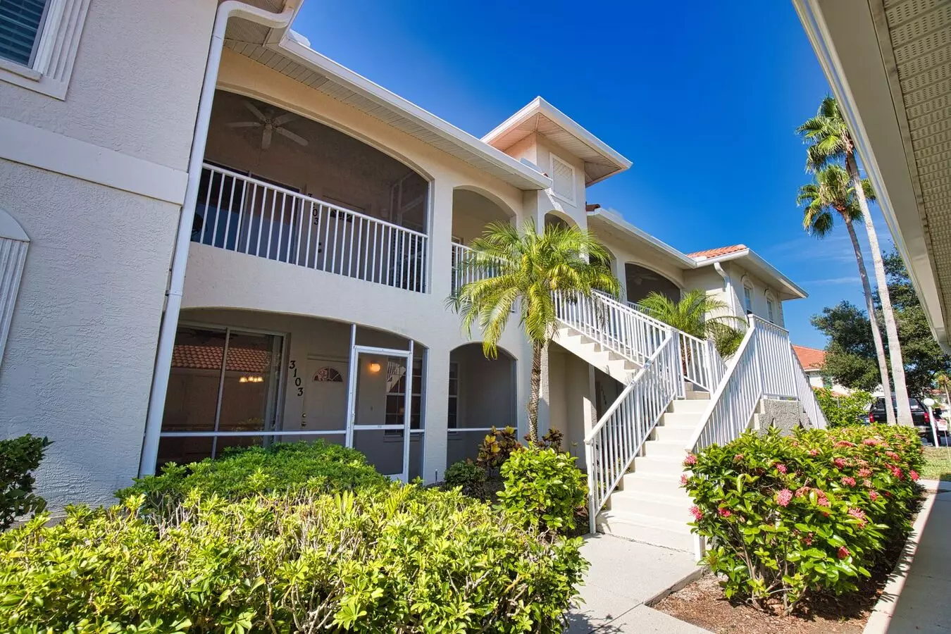 Annual Partially Furnished First Floor 2 Bedroom 2 Bathroom With A Den In L Pavia With A Community Pool! Apartment for rent in Venice, FL