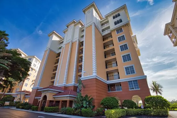 Annual Unfurnished 2 Bedroom 2 Bathroom With A Flex Room In The Waterfront On Venice Island! Apartment for rent in Venice, FL