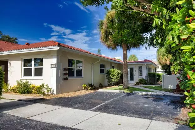 Seasonal Short-term Condo Located In Downtown Venice Island! Apartment for rent in Venice, FL