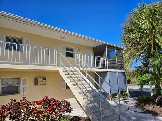 Annual Unfurnished 2nd Floor Condo For Rent On Venice Island! Apartment for rent in Venice, FL