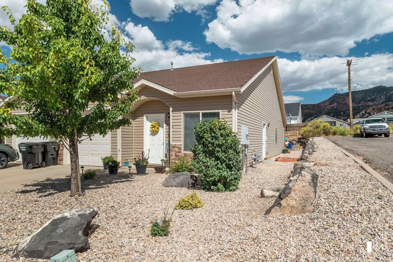 3 Bed - 2 Bath, 1 Car Garage Single Level Twin Home House for rent in Cedar City, UT