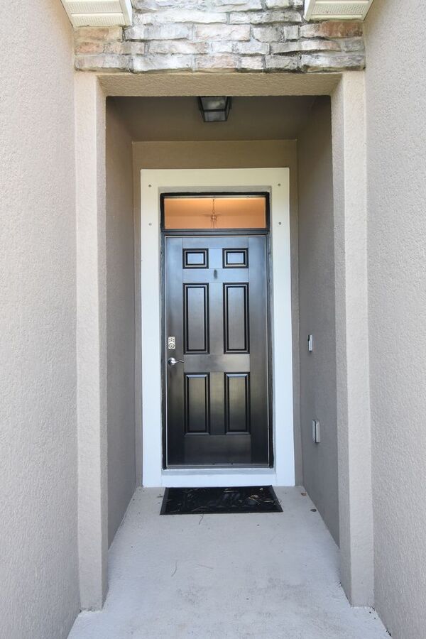 Visual Reference: Gated Community With Lawn Care Included In Apartments Riverview Fl