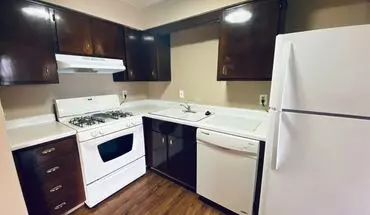 2 of 27 Governors Court Apartment for rent in Olathe, KS