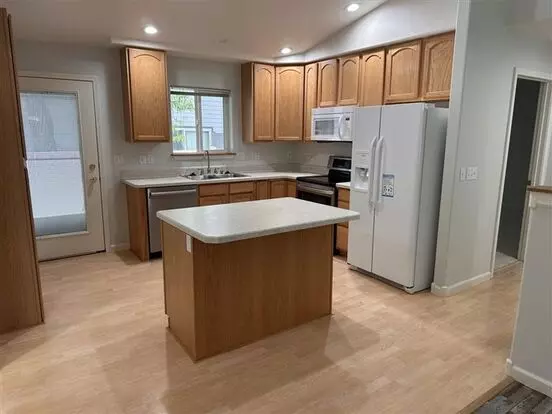 Three Bedroom - Low Maintenance, West-end, Living! Apartment for rent in Billings, MT