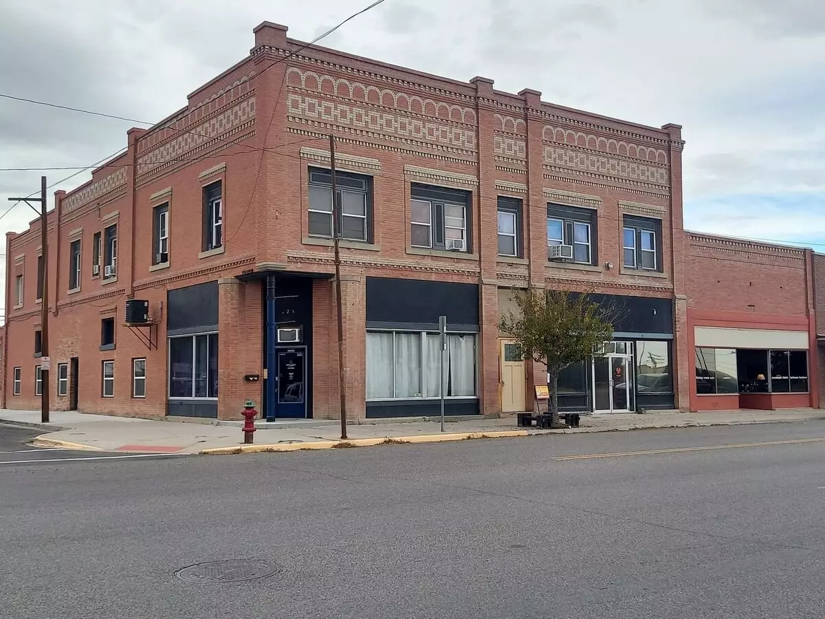 2 of 2 219 W Main St Apartment for rent in Laurel, MT