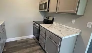 2 of 40 815 W. Columbia -801 W Columbia Apartment for rent in Flora, IN