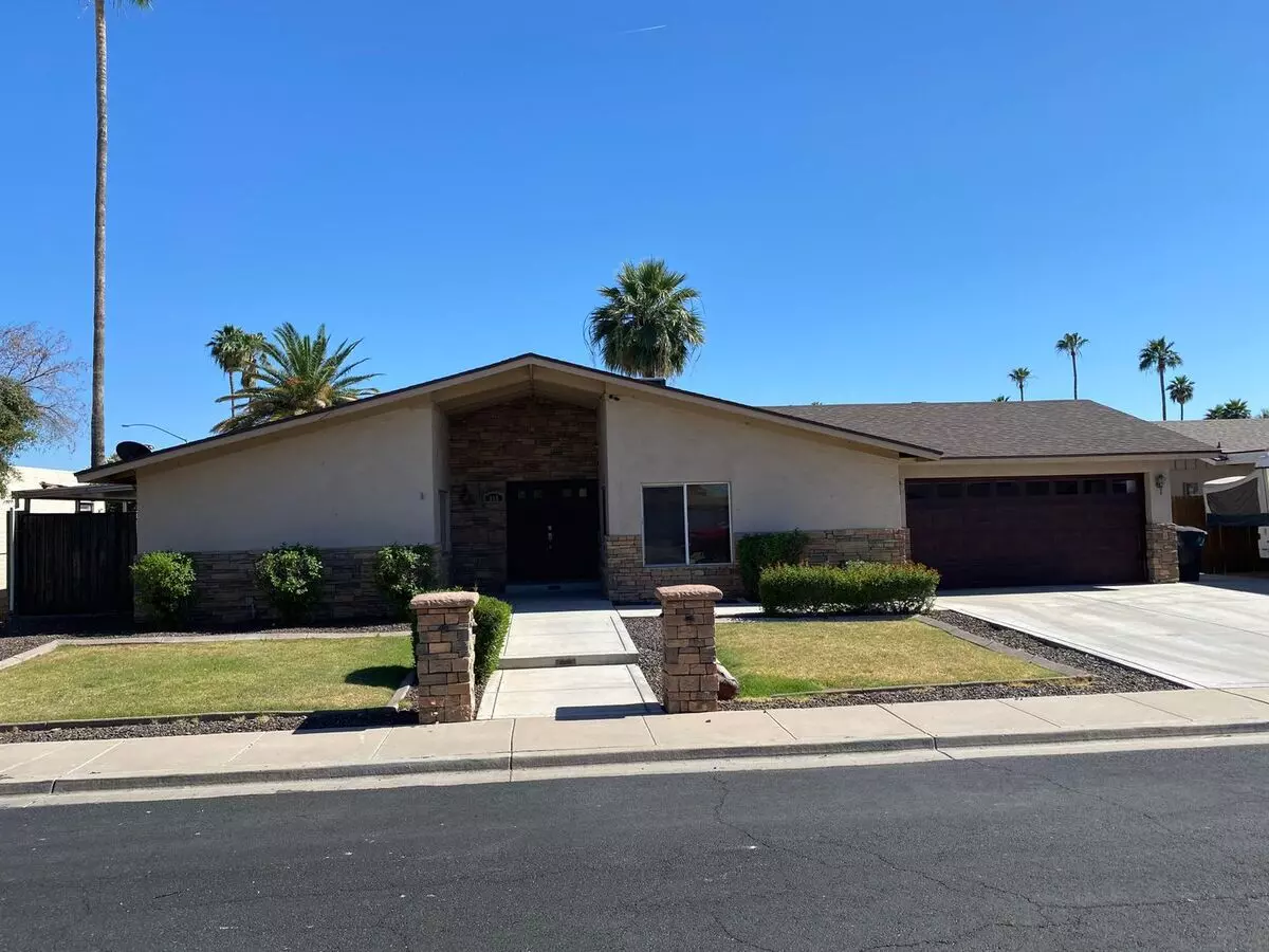 Pool & Built In Bbq House for rent in Mesa, AZ