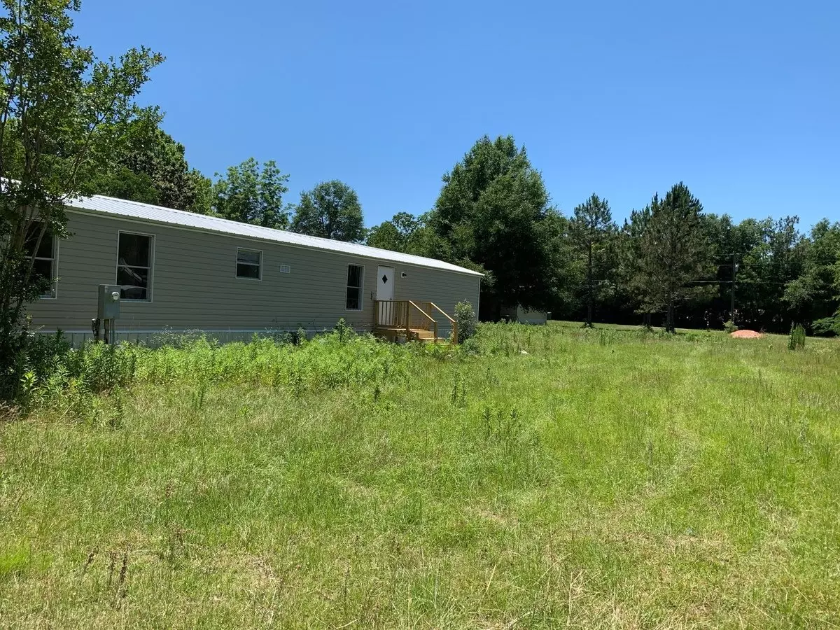 3456 Auburn Rd House for rent in Crestview, FL