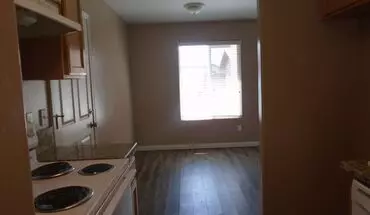 3 of 7 W. Day Ave. #a-b 632 Apartment for rent in Bakersfield, CA
