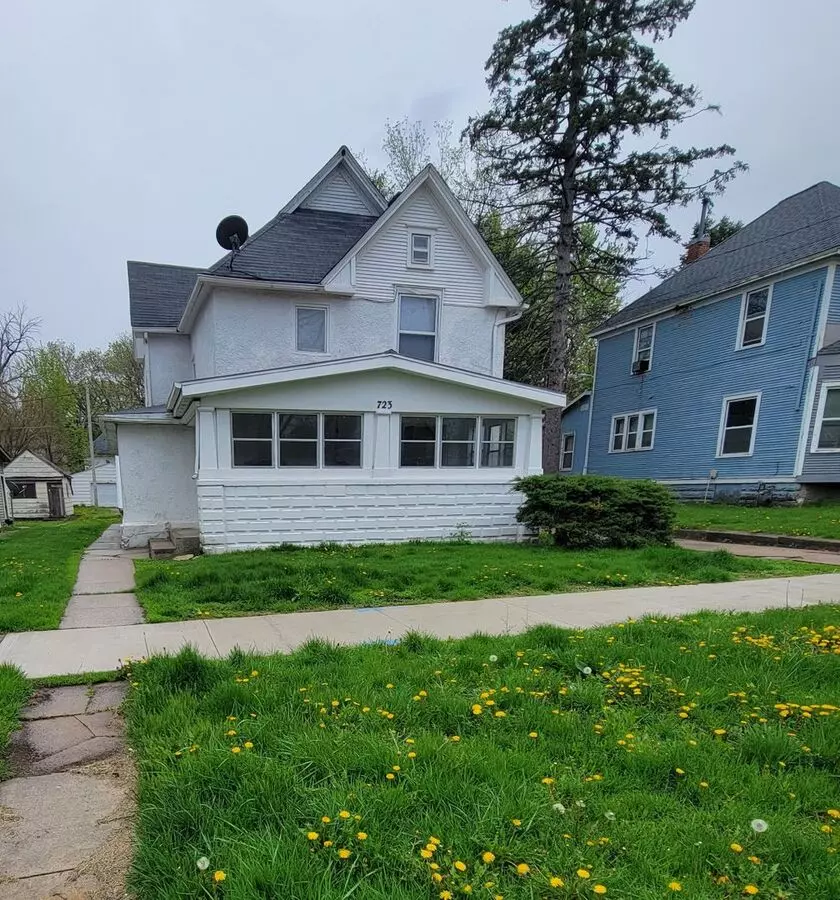 723 W 1st St Apartment for rent in Waterloo, IA