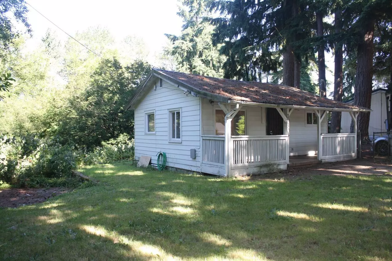 2/3rd Acre Lot! 1 Bdrm 1 Bath. Store Your Toys, Enjoy Big Fenced Yard! Multiple Storage. Close To Boeing! House for rent in Everett, WA