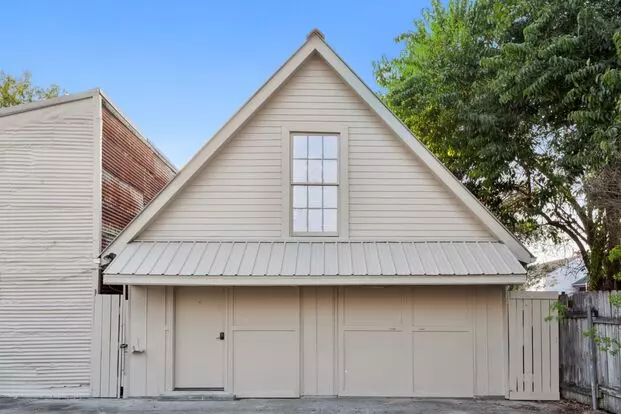 2221 Burgundy Apartment for rent in New Orleans, LA