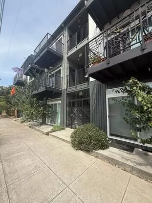 7171 SE Knight Apartment for rent in Portland, OR