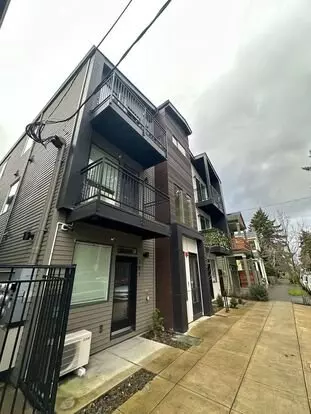 5855 SE 72nd Apartment for rent in Portland, OR