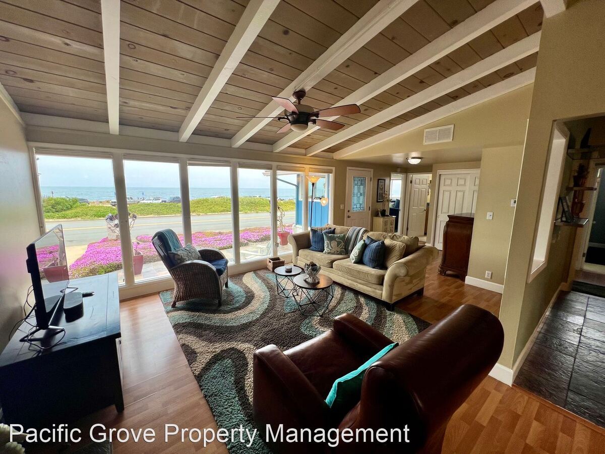 1267 Ocean View Blvd Pacific Grove, CA House for Rent