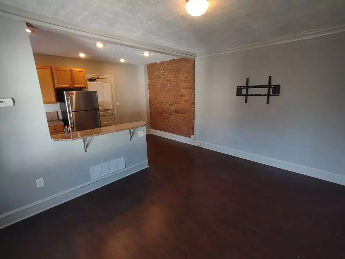 327 - Sloane Apartment for rent in Lakewood, OH