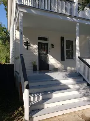 Spacious 3 Bedroom 1 1/2 Bath Two Story Home. Apartment for rent in Savannah, GA
