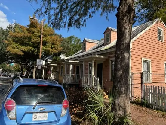 2 Bedroom 1 Bath Apartment With Courtyard Apartment for rent in Savannah, GA