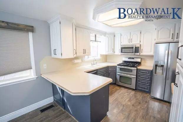 Amazing 4 Bed Rambler In Syracuse Apartment for rent in Syracuse, UT
