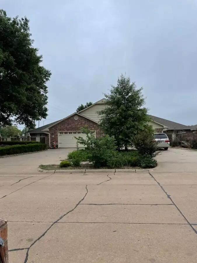 521 - 523 E Rogers Apartment for rent in Stillwater, OK