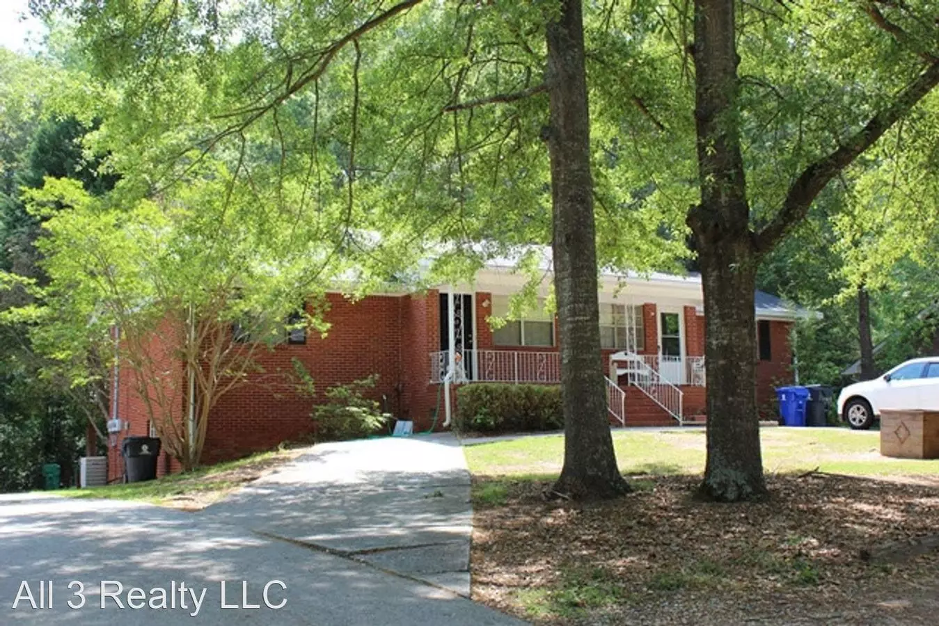 Welcome To Our Rent Special In Fayetteville! This Charming 2 Bedroom, 1 Bathroom House Is Perfect For Those Looking For A Cozy And Convenient Living Space. House for rent in Fayetteville, GA