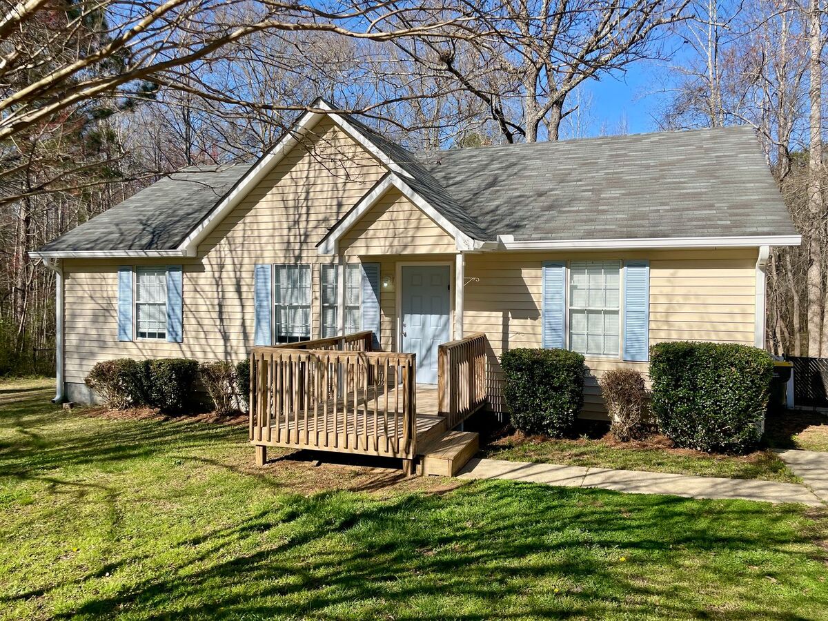 View of Welcome To This Charming 3 Bedroom, 2 Bathroom... Apartments Senoia, GA
