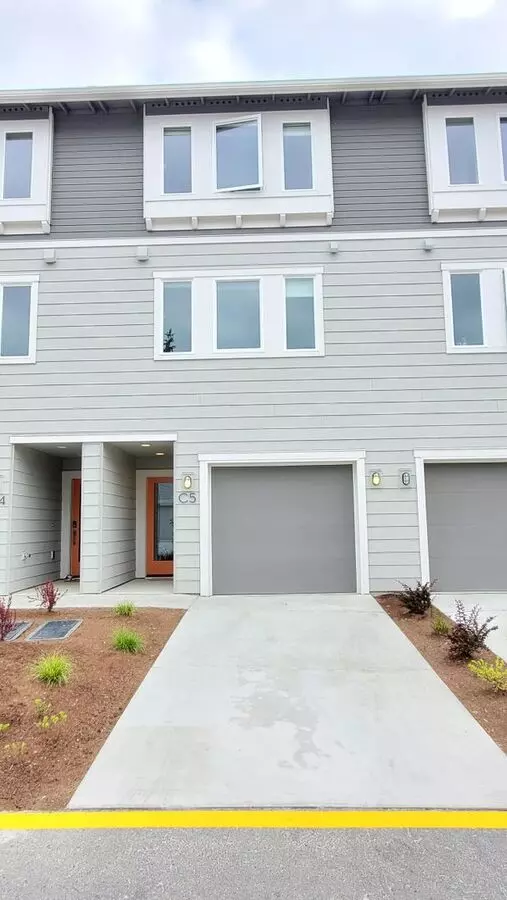 Newer Air-conditioned 3 Primary Bedroom Townhome North Edmonds Area House for rent in Edmonds, WA