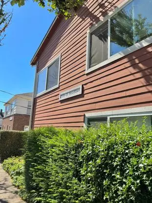 7325 Woodlawn Ave NE Apartment for rent in Seattle, WA
