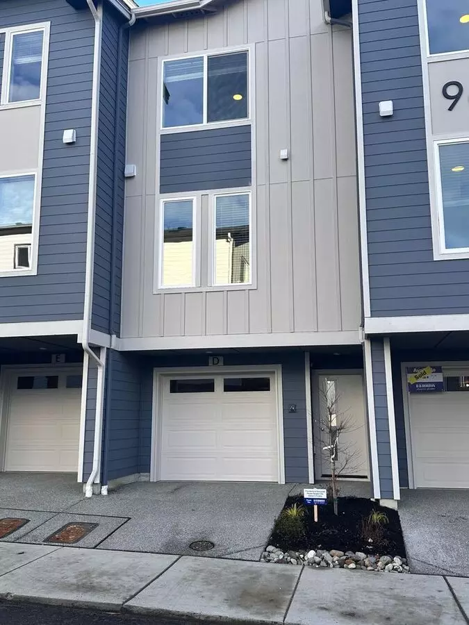 Like New Townhome With 2-car Garage In Silver Lake House for rent in Everett, WA