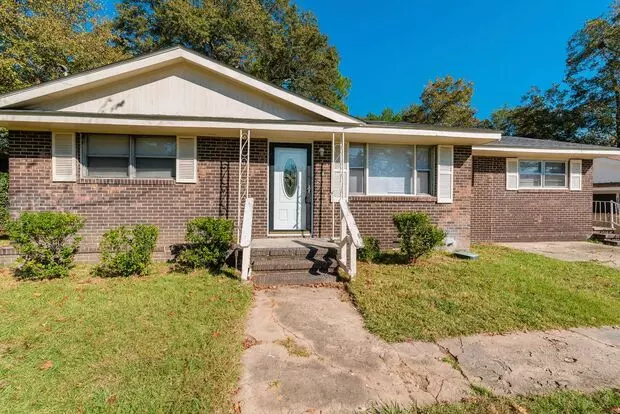 $1,300 - 3 Bed/2 Bath House For Rent In Fleming Heights, With Fully Fenced Yard! Apartment for rent in Augusta, GA $1,300 - 3 Bed/2 Bath House For Rent In Fleming Heights, With Fully Fenced Yard! Apartment for rent in Augusta, GA
