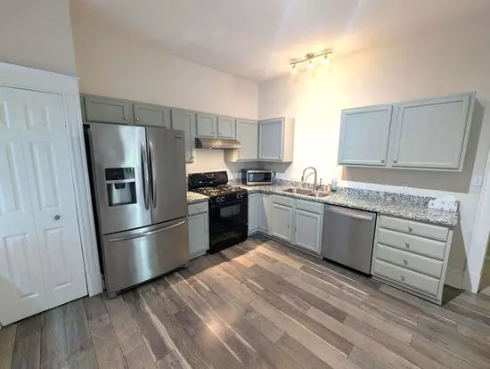 Sunshine On Shaw! $250 Off Your First Month's Rent!! Apartment for rent in St Louis, MO