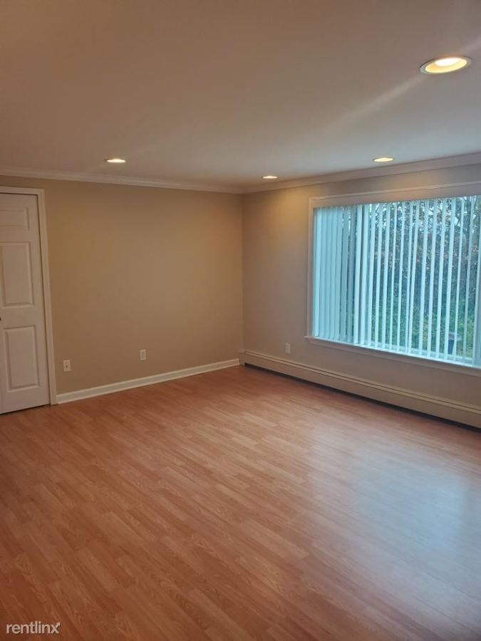 Romeo Village Green Apartments 409 S Main St Romeo, MI