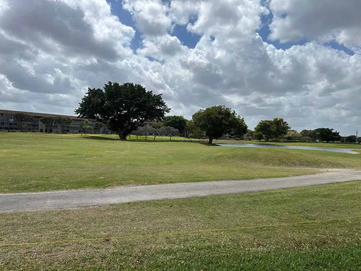 Luxurious 55+ Living In Century Village – New Hampton 2bd/2ba Unit! Apartment for rent in Pembroke Pines, FL