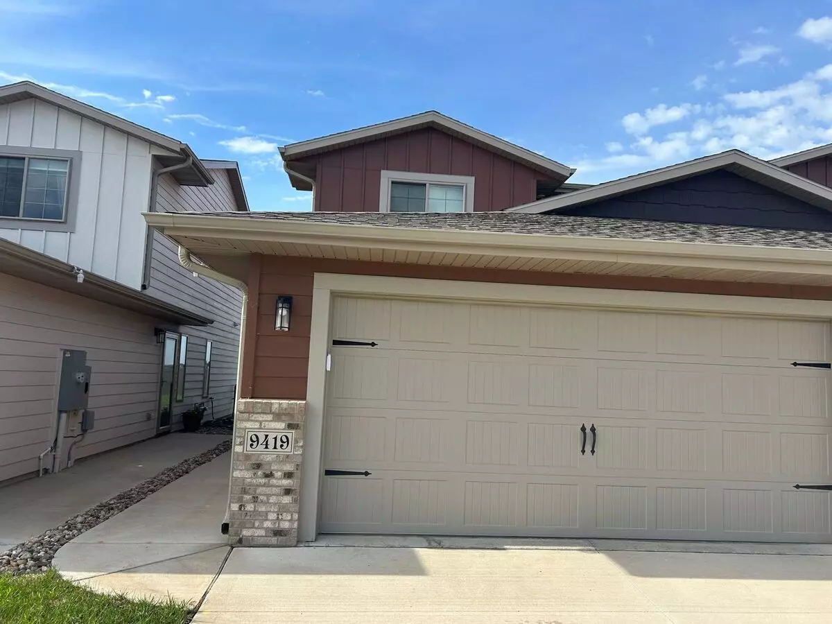 Stylish & Functional West Side Townhome! House for rent in Sioux Falls, SD