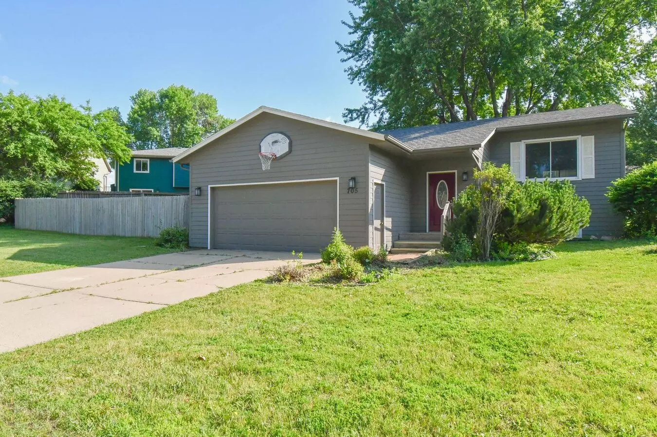 705 N Montgomery Ct House for rent in Sioux Falls, SD