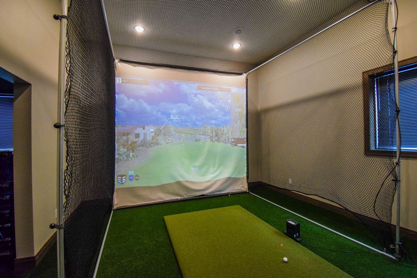 Luxury Rental With Golf Simulator & Spa-like... Apartments Sioux Falls, SD