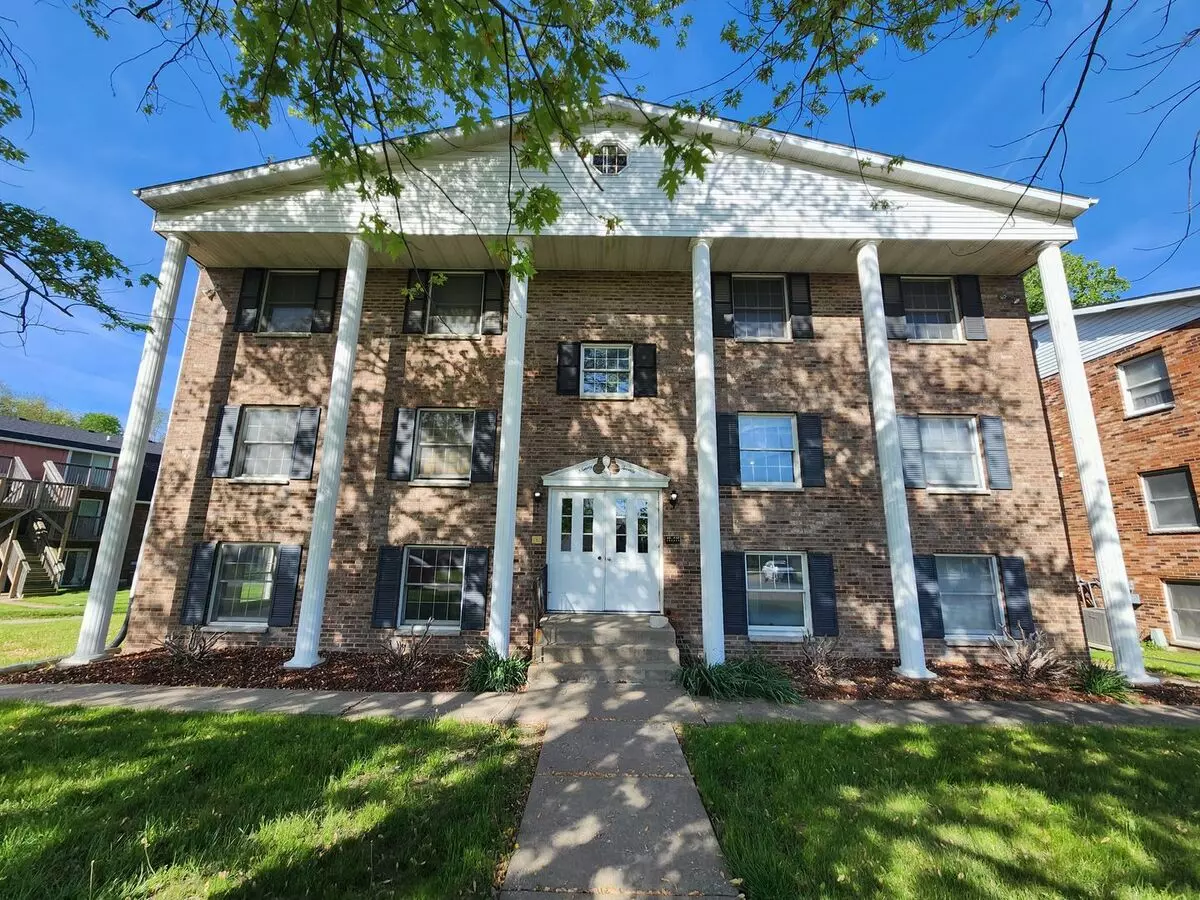 Sw 9020 13th St W Apartment for rent in Rock Island, IL