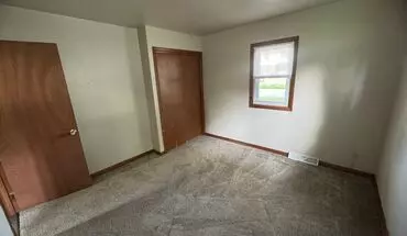 4 of 6 Hm 2607/2609 Magnolia Drive Apartment for rent in Bettendorf, IA