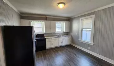 3 of 15 2303 W 1st St House for rent in Davenport, IA