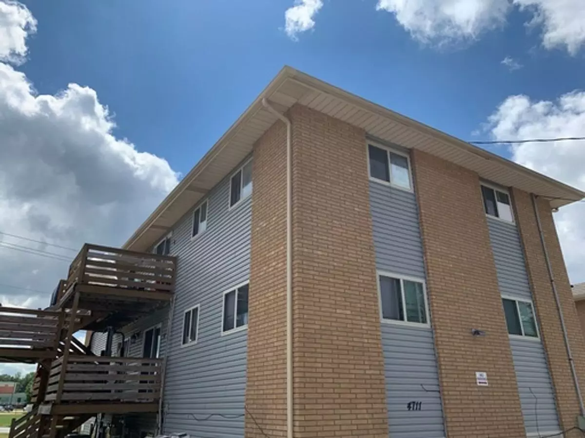 Knoll Crest - Bldg 3 Apartment for rent in Moline, IL